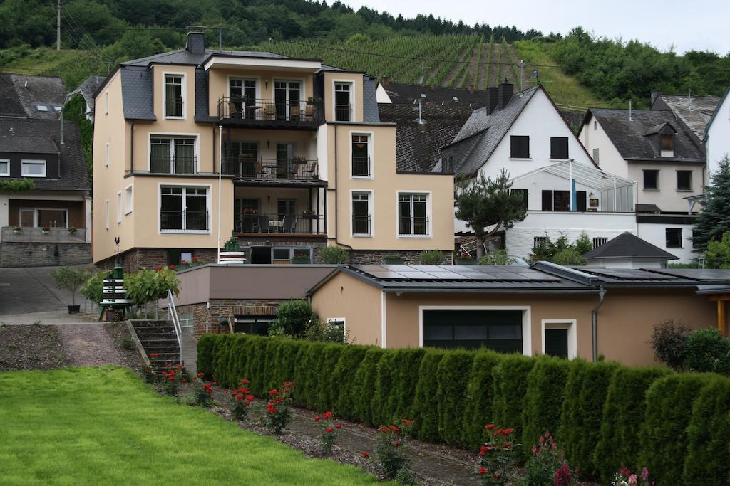 Weingut Goeres Hotel Briedel Exterior foto